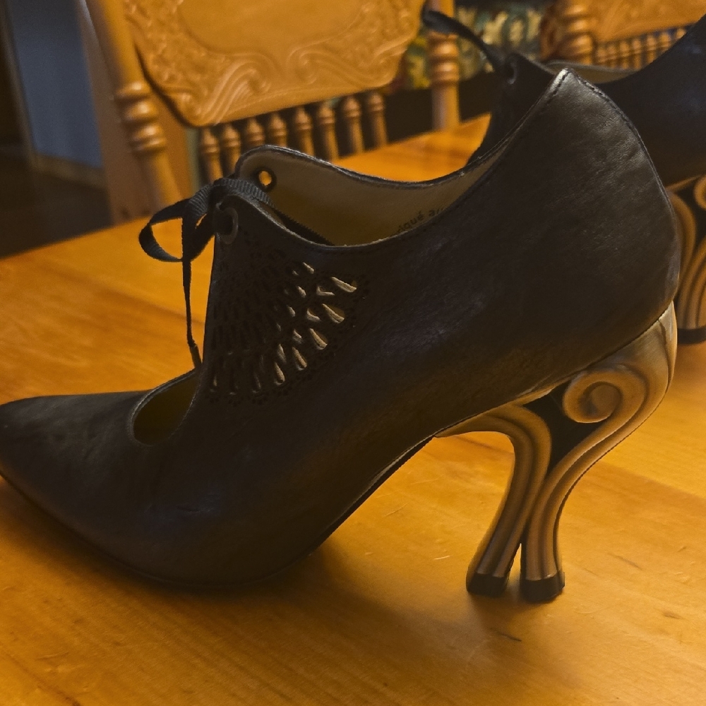 Elegant Black Heels with Unique Design